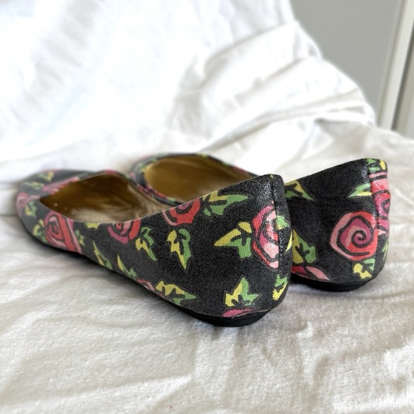 Betsy Johnson Size 8.5 Ballet Flats Casual Round Toe Roses Everyday Coquette - Picture 8 of 14
